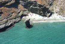 Άνδρος: Οι καλύτερες παραλίες του νησιού που δεν πρέπει να χάσεις