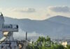 Φωτιά στη λεωφόρο Πάρνηθος στο Μενίδι
