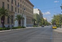 Η Αθήνα αδειάζει, τα πλοία και τα νησιά γεμίζουν – Σε ρυθμούς Δεκαπενταύγουστου η πρωτεύουσα