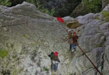 Αχαΐα: Η στιγμή της διάσωσης 36χρονου και 34χρονης που εγκλωβίστηκαν σε χαράδρα στη Σπαρτιά