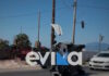 Σοβαρό τροχαίο στην Εύβοια: Αυτοκίνητο τούμπαρε στη μέση του δρόμου στη Χαλκίδα