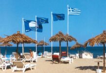Γαλάζιες Σημαίες 2026: Αυτές είναι οι 17 καλύτερες ακτές στην Αττική