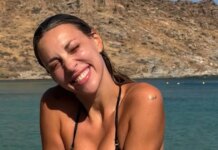 Γαρυφαλλιά Καληφώνη: Οι νέες φωτογραφίες από τις διακοπές στην Πάρο με την παρέα της