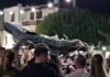 Μυλοπόταμος: Ποια είναι η 90χρονη γιαγιά που έγινε viral διασκεδάζοντας στο πανηγύρι από την ξαπλώστρα