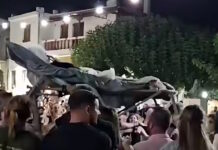 Μυλοπόταμος: Ποια είναι η 90χρονη γιαγιά που έγινε viral διασκεδάζοντας στο πανηγύρι από την ξαπλώστρα