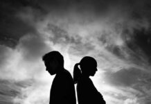Μιλάτε λιγότερο μετά τους πρώτους μήνες; Πότε είναι φυσιολογικό και πότε όχι