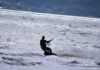 Φθιώτιδα: Παραλίγο να πνιγεί Kite surfer στις Ράχες μετά από ατύχημα – Πώς κατάφεραν να τον σώσουν