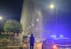 Λαμία: Βαν γκρέμισε πυροσβεστικό κρουνό και δημιούργησε «σιντριβάνι» 8 μέτρων