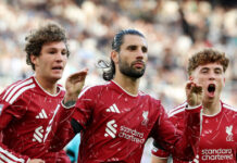 Νιούκαστλ – Λίβερπουλ 2-2: Ο Σόμποσλαϊ με πέναλτι στο 99′ έσωσε τον βαθμό για τους κόκκινους στην πρεμιέρα της Premier League