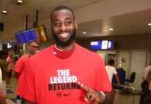 Ο Κόντι Μίλερ ΜακΙντάιρ του Ολυμπιακού έδωσε 240 ευρώ σε παιδάκι που πουλούσε λεμονάδες στη Σερβία