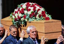 Φράνκο Μπαρέζι: Μίλαν και Ιταλία αποχαιρέτησαν τον αιώνιο αρχηγό – Φαν Μπάστεν και Κοστακούρτα κουβάλησαν το φέρετρο στην κηδεία