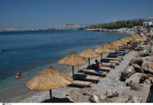 Αυξημένο το κόστος στις οργανωμένες παραλίες – Πόσα χρήματα χρειάζεται μία οικογένεια