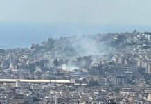 Φωτιά σε κτίριο στον Πειραιά: Ισχυρές δυνάμεις της πυροσβεστικής στο σημείο