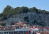 Αντίπαξοι: Εικόνες από το ατύχημα με τα τουριστικά σκάφη που ήταν γεμάτα με κόσμο