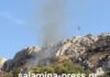 Φωτιά στην Σαλαμίνα: Πραγματοποιούνται ρίψεις νερού από 2 ελικόπτερα