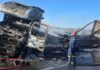 Φθιώτιδα: Ένας νεκρός σε σοκαριστικό τροχαίο με 2 φορτηγά – Το ένα τυλίχτηκε στις φλόγες