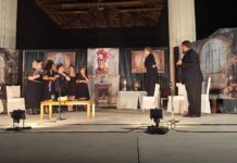 Ενθουσιώδης υποδοχή στο Αγρίνιο για την «Τελετή» από τους «Ερασιτέχνες» Θέρμου