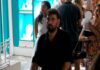 Νίκος Πολυδερόπουλος: Βραδινή βόλτα στη Μύκονο με τη σύντροφό του, Βαλασία Συμιακού και τον γιο τους