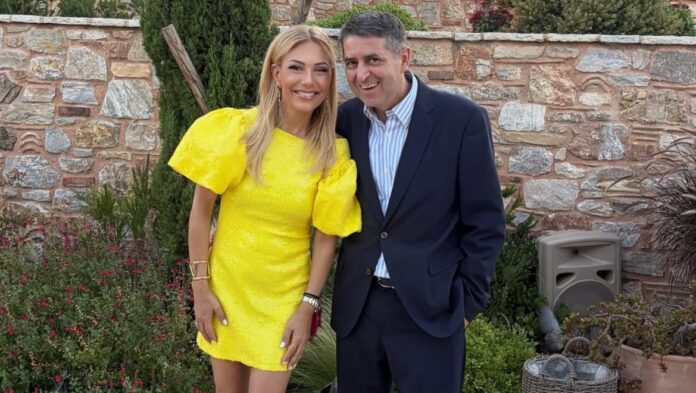 Τίνα-Μεσσαροπούλου-Η-τρυφερή-φωτογραφία-με-τον-σύζυγό-της-Γιώργο.jpg