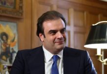 Πιερρακάκης για πετρέλαιο θέρμανσης: Τον Οκτώβριο θα το συζητήσουμε – Τι είπε για τις καταγγελίες σχετικά με τα κόκκινα δάνεια