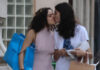 Rosalía: Τρυφερές στιγμές στο Παρίσι με τη σύντροφό της