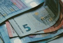 Ταμείο Ανάκαμψης: Οι επιχορηγήσεις των 18,22 δισ. ευρώ αποτελούν καθαρή χρηματοδοτική ενίσχυση – Διευκρινίσεις του υπουργείου Εθνικής Οικονομίας και Οικονομικών