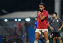 Τον πάτησε «οδοστρωτήρας» αλλά αγωνίστηκε στο ματς – Απίστευτο ατύχημα σε ποδοσφαιρικό αγώνα στην Ταϊλάνδη