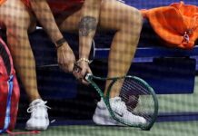 Αρίνα Σαμπαλένκα: Τα έβαλε με τη ρακέτα της και την έσπασε μετά την ήττα στον τελικό του US Open