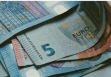 Δημόσιο: Άνω των 3,27 δισ. ευρώ τα «φέσια» στους ιδιώτες – “Επιστρατεύεται” η πλατφόρμα «Συνέπεια» για τις πληρωμές