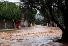 Καιρός: Σε αυξημένη επιφυλακή για βροχές και καταιγίδες η πυροσβεστική – Αναχωρούν δυνάμεις της ΕΜΑΚ για Κρήτη