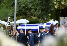 Δημήτρης Πέτρου: Ράγισαν καρδιές στο τελευταίο αντίο του πιλότου του Phantom που σκοτώθηκε στην Τανάγρα