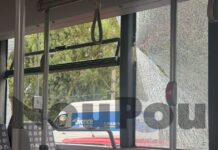 Άλιμος: Λεωφορείο συγκρούστηκε με φορτηγό στην Ποσειδώνος – Έσπασε το πίσω τζάμι και θραύσματα έπεσαν σε επιβάτες