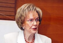Μαργαρίτα Παπανδρέου: Με τραγούδια της Ντόλι Πάρτον η αποτέφρωση στη Ριτσώνα – Θα σκορπιστούν στο Αιγαίο οι στάχτες της
