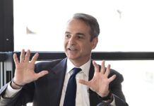 Κυριάκος Μητσοτάκης στον «Guardian»: Ας αξιοποιήσουμε αυτή τη στιγμή και ας επανενώσουμε τα Γλυπτά του Παρθενώνα στην Ελλάδα