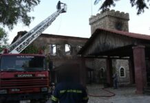 «Achaia Clauss»: Η εικόνα της καταστροφής από τη φωτιά στο εμβληματικό οινοποιείο της Πάτρας – Ματαιώθηκε ο «Ανοιχτός Τρύγος»