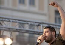 Δεκατρία χρόνια από τη εν ψυχρώ δολοφονία του Παύλου Φύσσα: Από το μαχαίρι του Ρουπακιά, στην ιστορική καταδίκη της Χρυσής Αυγής και την αποφυλάκιση Κασιδιάρη