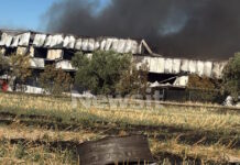 Τανάγρα: Κομμάτι του κινητήρα του Phantom βρέθηκε έξω από εργοστάσιο όπου έπιασε φωτιά μετά τη συντριβή