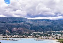 Χανιά: Έκτακτη άφιξη του κρουαζιερόπλοιου Queen Anne στη Σούδα λόγω της κακοκαιρίας