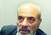 Στέλιος Καζαντζίδης: 25 χρόνια χωρίς τη «φωνή του λαού» που τραγούδησε τους καημούς των Ελλήνων