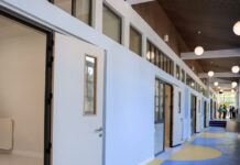 Καστοριά: 24χρονος ΑμεΑ έριξε μπουνιά σε δασκάλα σε δημοτικό σχολείο – Έχασε τις αισθήσεις της και μεταφέρθηκε στο νοσοκομείο