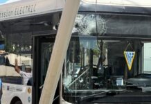 Θεσσαλονίκη: Ηλεκτρικό λεωφορείο έσπειρε τον τρόμο με την ξέφρενη πορεία του – Συγκρούστηκε με άλλο λεωφορείο και έπεσε πάνω σε στάση, 4 γυναίκες στο νοσοκομείο