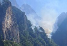 Νέα αναζωπύρωση της φωτιάς στην Τραπεζίτσα Κόνιτσας: Φλόγες απέναντι από την ιστορική Μονή Στομίου