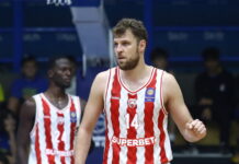 Ολυμπιακός – ΠΑΟΚ 101-96: Ο διαστημικός Βεζένκοφ και ο ψυχρός Μοντέρο έδωσαν το Super Cup στους Πειραιώτες σε τελικό θρίλερ