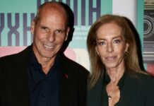 Γιάνης Βαρουφάκης – Δανάη Στράτου: Σπάνια εμφάνιση μετά από καιρό στην παρουσίαση του βιβλίου του