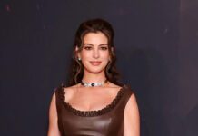 Cherry cocoa nails: Η πρόταση της Anne Hathaway για το φθινόπωρο