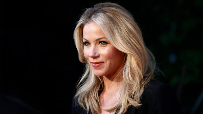 Christina-Applegate-Αποκάλυψε-ότι-δεν-πάσχει-από-σκλήρυνση-κατά-πλάκας.jpg