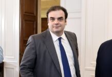 Νέα ρύθμιση χρεών για τις 120 δόσεις: Αυτή είναι η διαδικασία για την ένταξη-Όλα όσα λέει ο Πιερρακάκης