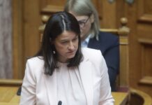 Πού πρέπει να επικεντρωθούν οι μεγάλες επιχειρήσεις για το μέλλον – Τι λέει η Κεραμέως για τις ασφαλιστικές εισφορές