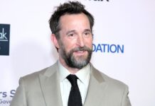 Noah Wyle: Ο 55χρονος ηθοποιός ανακηρύχθηκε ο πιο σέξι άντρας στον κόσμο για το 2026