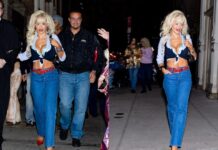 Rita Ora: Η εντυπωσιακή μεταμόρφωση σε Dolly Parton για το Halloween στη Νέα Υόρκη